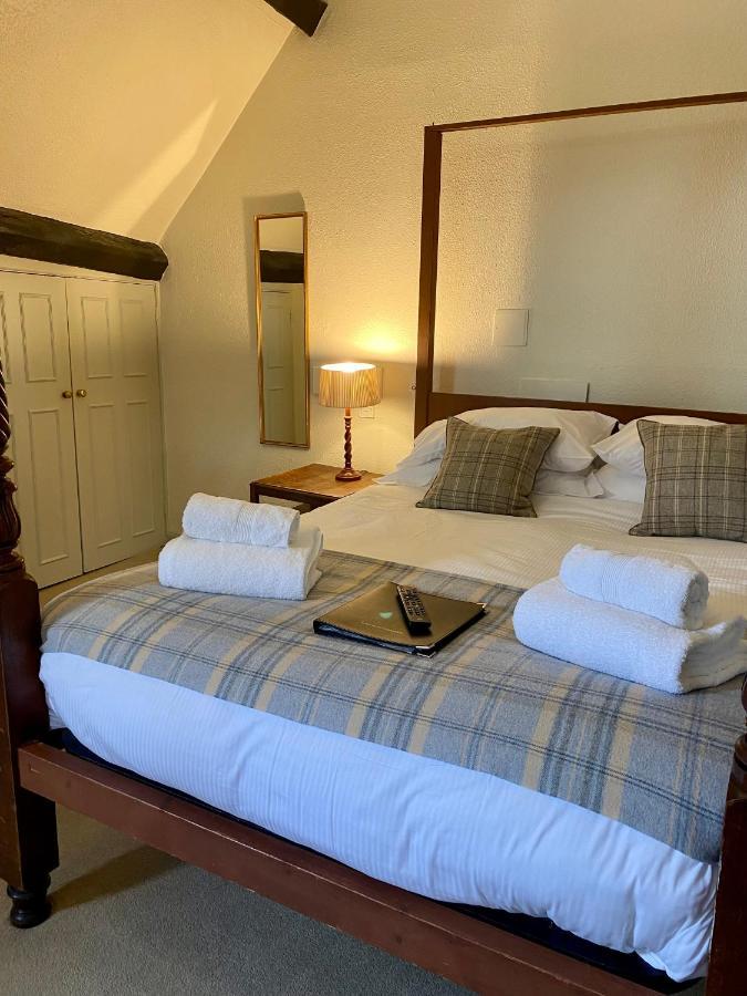 The Golden Pheasant Hotel Берфорд Экстерьер фото