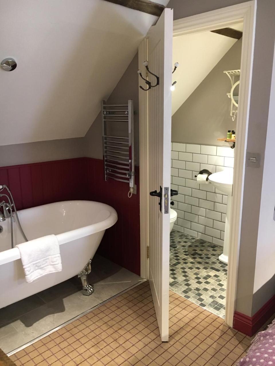 The Golden Pheasant Hotel Берфорд Экстерьер фото
